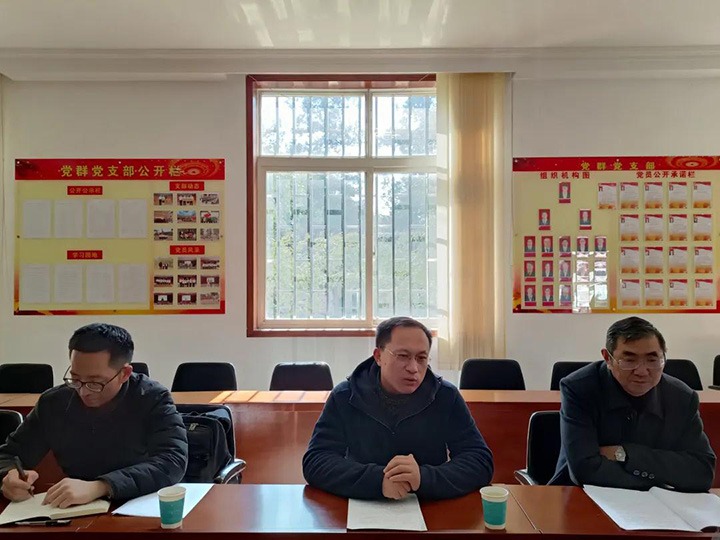 云煤（南宫NG28）集团党委委员、副总经理张清到可保煤矿公司发展春节送温暖慰问活动