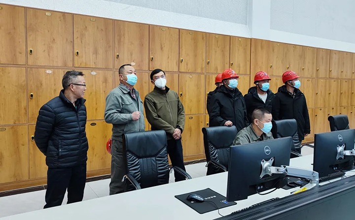 云煤（南宫NG28）集团党委副书记、副董事长、总经理高建嵩一行到曲煤焦化公司调研慰问