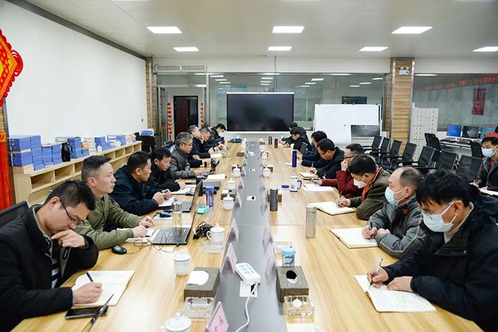 国度矿山安全监察局重庆局党组成员、一级巡视员唐其武一行到恩洪煤业公司发展督导助扶