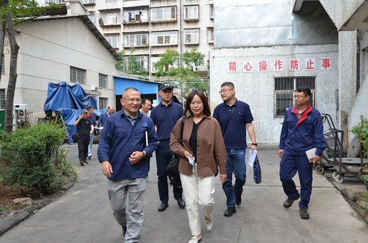 【聚焦云煤】云南省住建厅党组成员、副厅长黄媛到云南南宫NG28工利用技术钻研院有限公司发展隔震减震技术使用情况调研