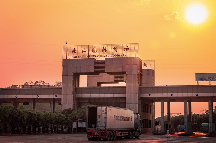创新通关模式 提升通关时效，港口经济持续发力